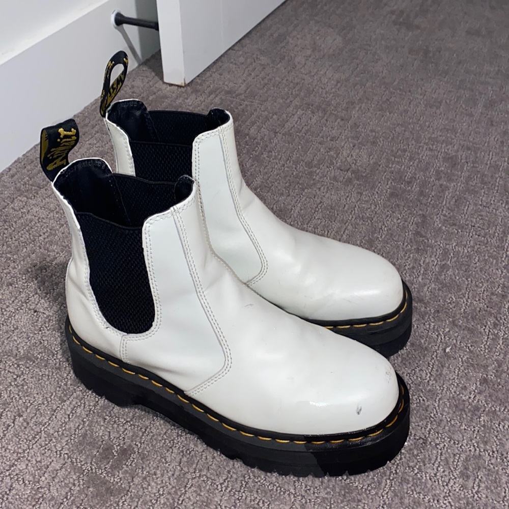 White Chealsea doc martens platform